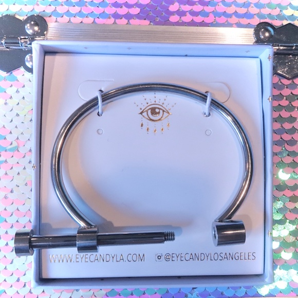 Eye Candy Jewelry Silver Bolt Cuff Bracelet Screws On and Off Straight Bar New - Picture 2 of 5